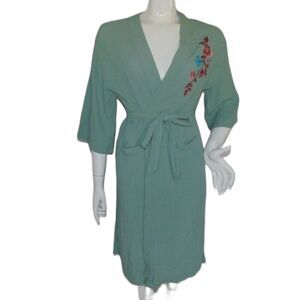 XHILARATION Robe, XS, Green, Floral Embroidery, Wrap front/Sash, Pockets, Rayon